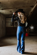 Load image into Gallery viewer, Wrangler Women's Black Long Sleeve Solid Shirt