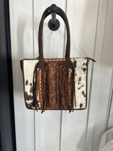 Load image into Gallery viewer, Cowhide and Tooled Leather Fringe Bag Tote