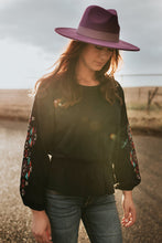 Load image into Gallery viewer, Wrangler Retro® Punchy Top Black
