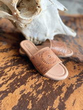 Load image into Gallery viewer, Wappal Western Hand-Tooled Sandals