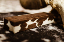 Load image into Gallery viewer, Jewlery Cowhide Tray
