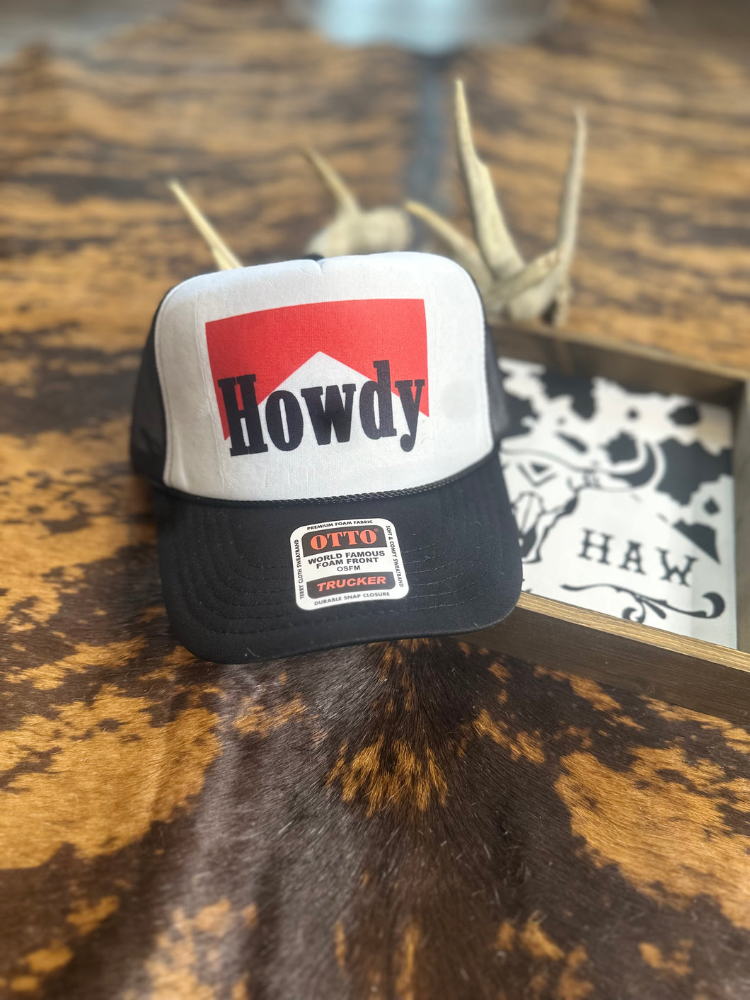 Howdy Retro Western Trucker Hat