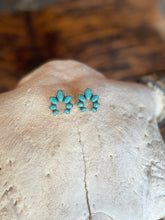 Load image into Gallery viewer, Squash Blossom Stud Earring
