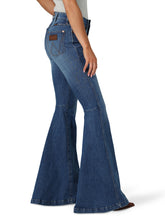 Load image into Gallery viewer, Wrangler® Retro® The Green Jean - Trumpet Flare - Ginny
