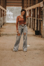Load image into Gallery viewer, The &quot;Callie&quot; Wide Leg Jean
